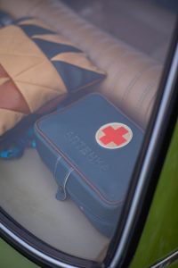 5 Things You Should Always Keep in Your Car First Aid Kid