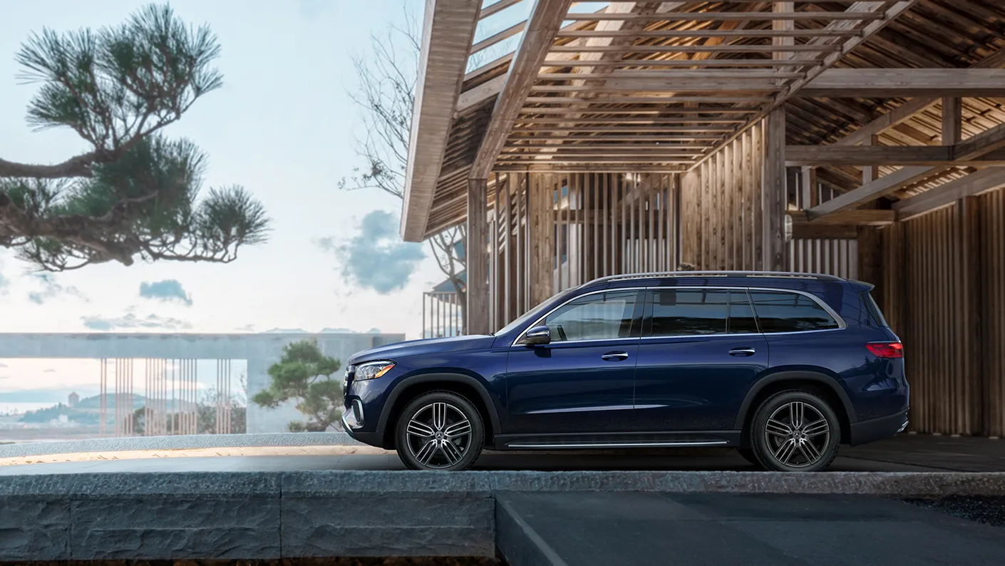 2026 Mercedes-Benz GLS at Park