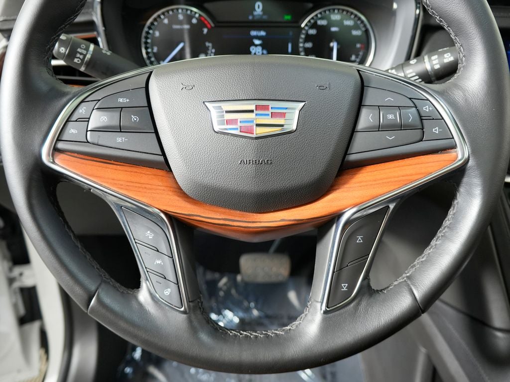 2022 Cadillac XT5 Premium Luxury