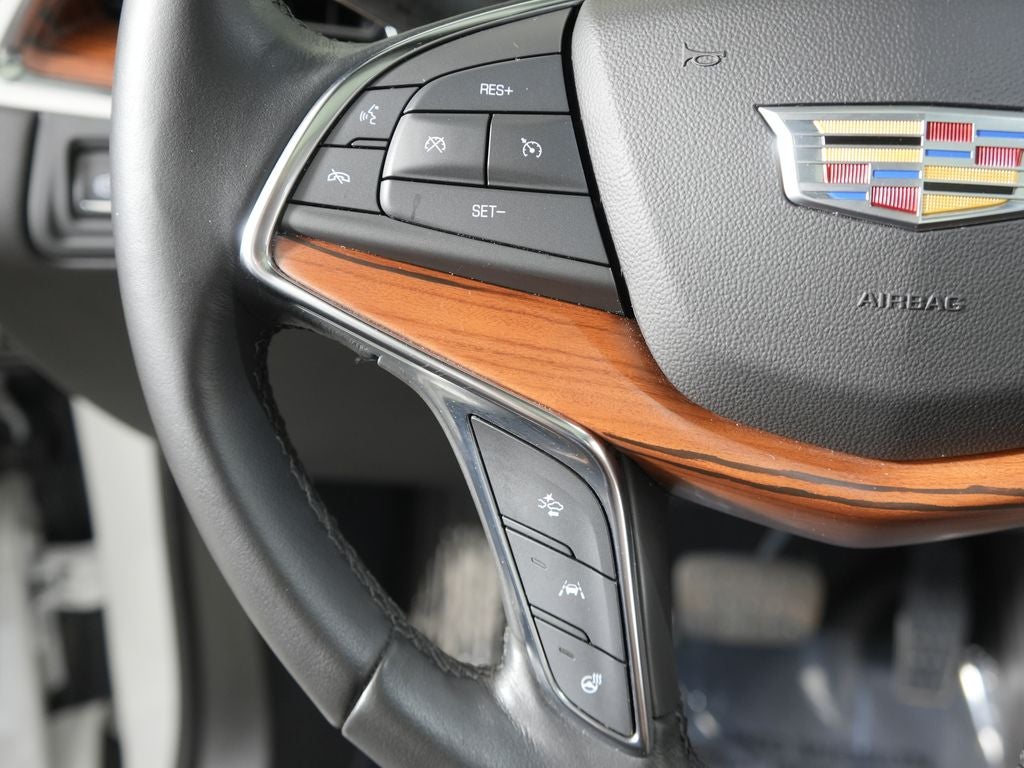 2022 Cadillac XT5 Premium Luxury