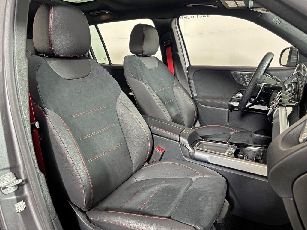 2025 Mercedes-Benz GLB GLB 35 AMG® 4MATIC®