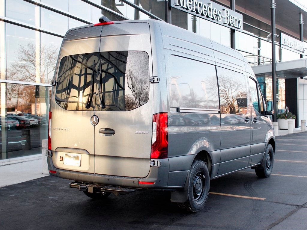 2026 Mercedes-Benz Sprinter 2500 Crew 144 WB