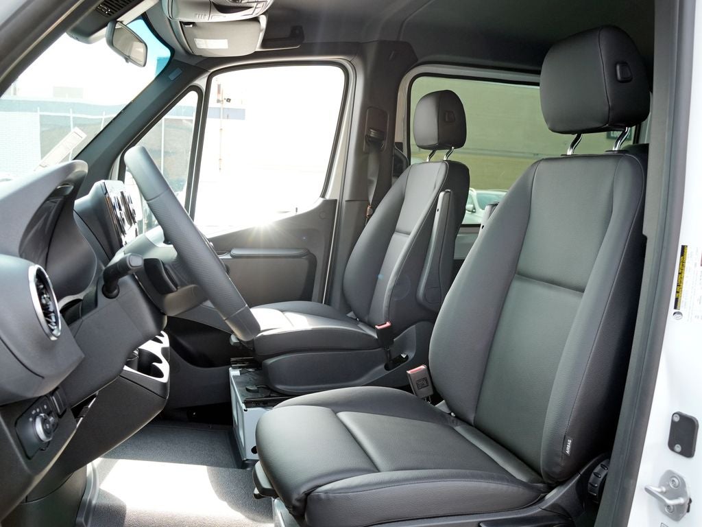 2026 Mercedes-Benz Sprinter 2500 Crew 144 WB