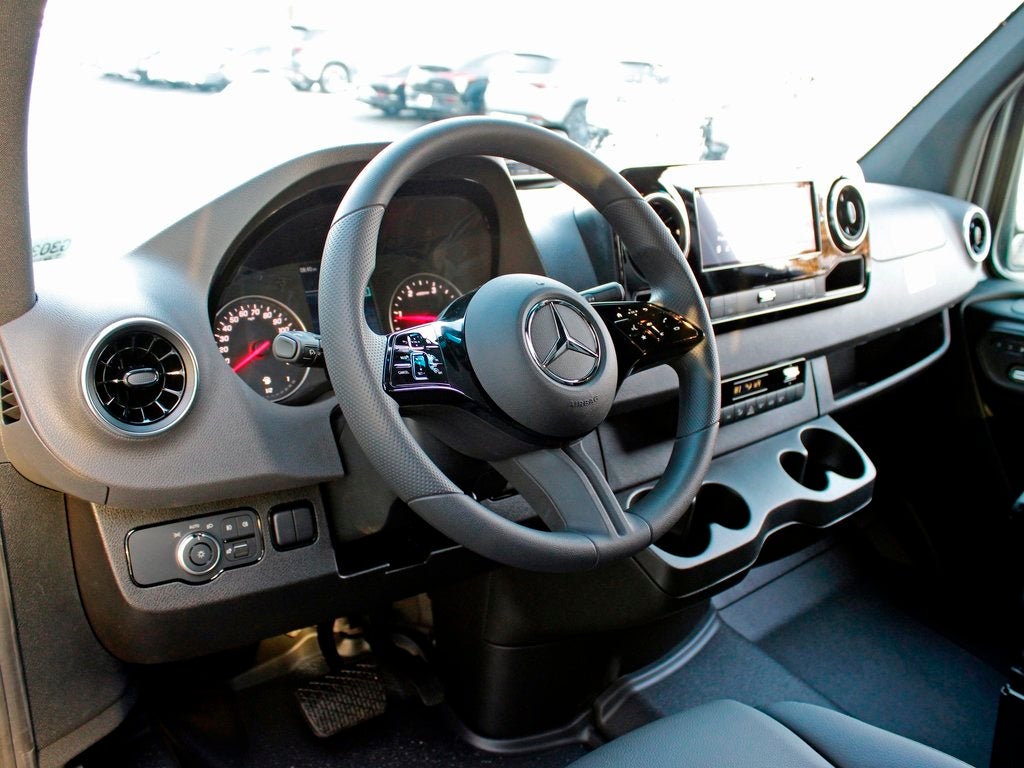 2026 Mercedes-Benz Sprinter 2500 Crew 144 WB