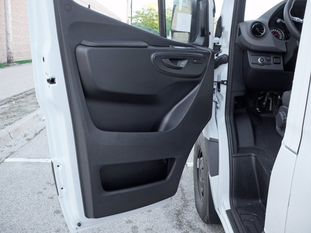 2026 Mercedes-Benz Sprinter 2500 Crew 144 WB