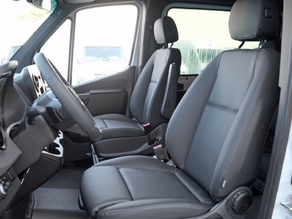 2026 Mercedes-Benz Sprinter 2500 Crew 144 WB