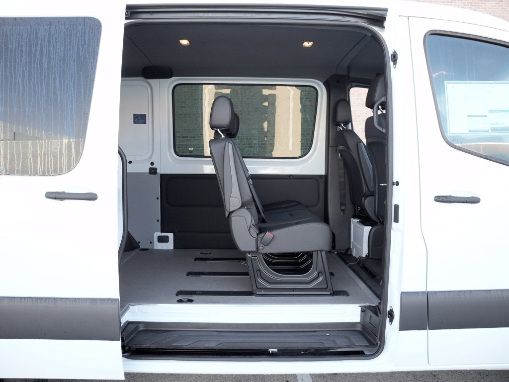 2026 Mercedes-Benz Sprinter 2500 Crew 144 WB