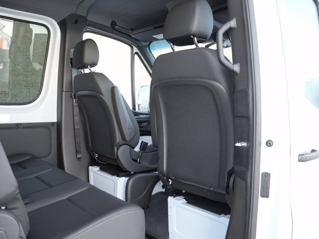 2026 Mercedes-Benz Sprinter 2500 Crew 144 WB