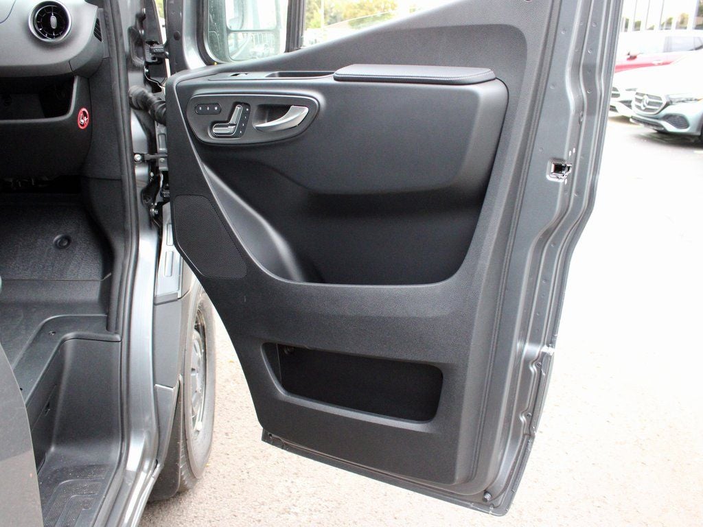 2026 Mercedes-Benz Sprinter 2500 Crew 144 WB