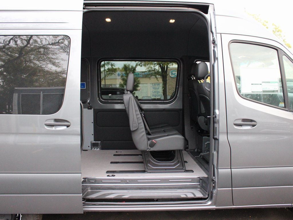 2026 Mercedes-Benz Sprinter 2500 Crew 144 WB