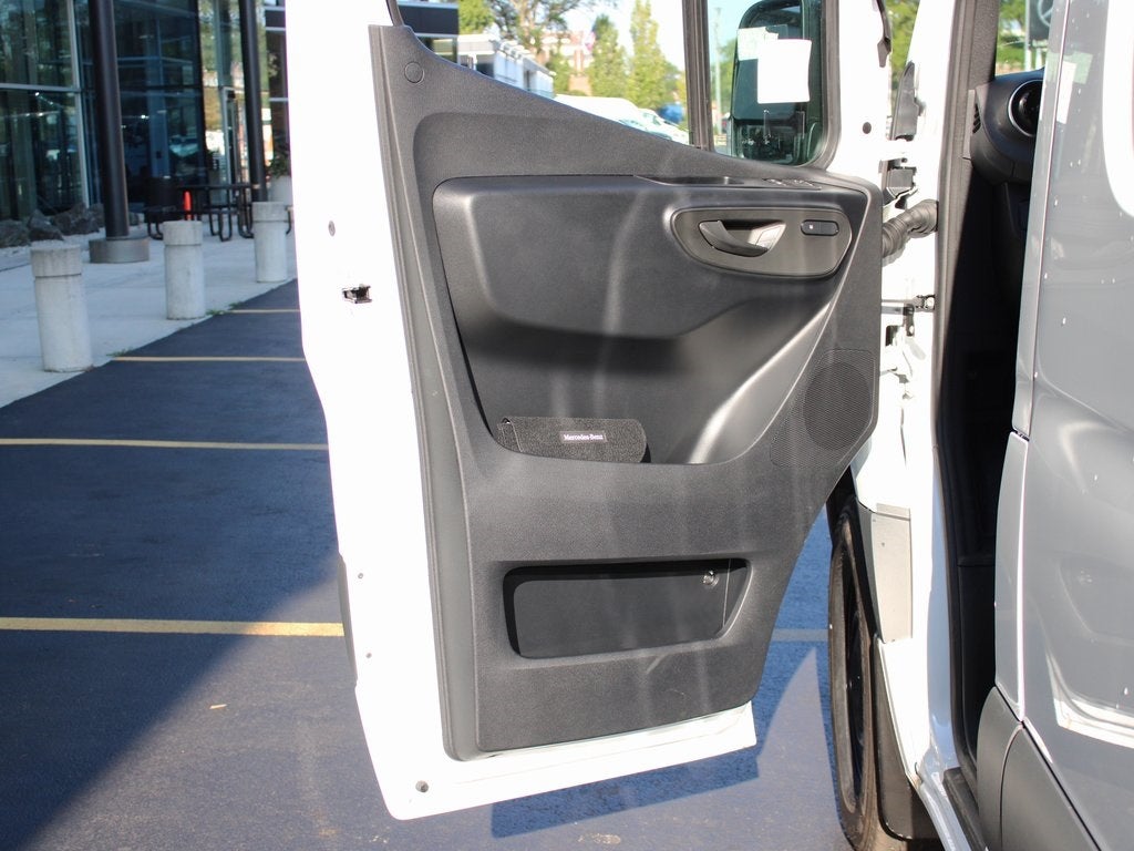 2025 Mercedes-Benz Sprinter 2500 Cargo 144 WB