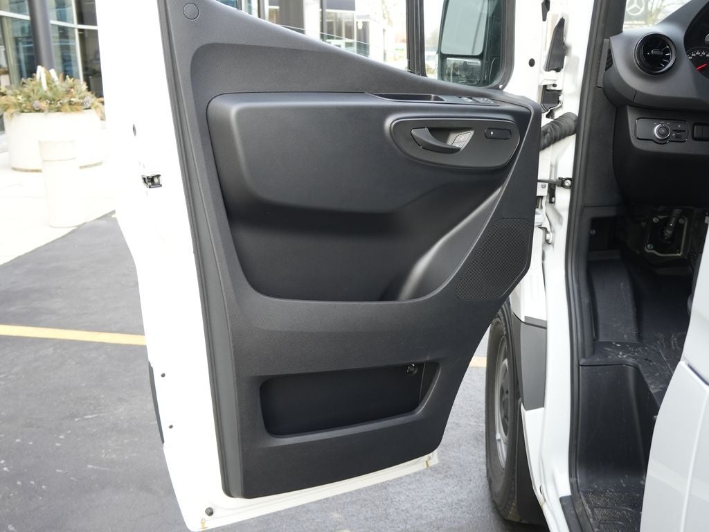 2025 Mercedes-Benz Sprinter 2500 Cargo 144 WB