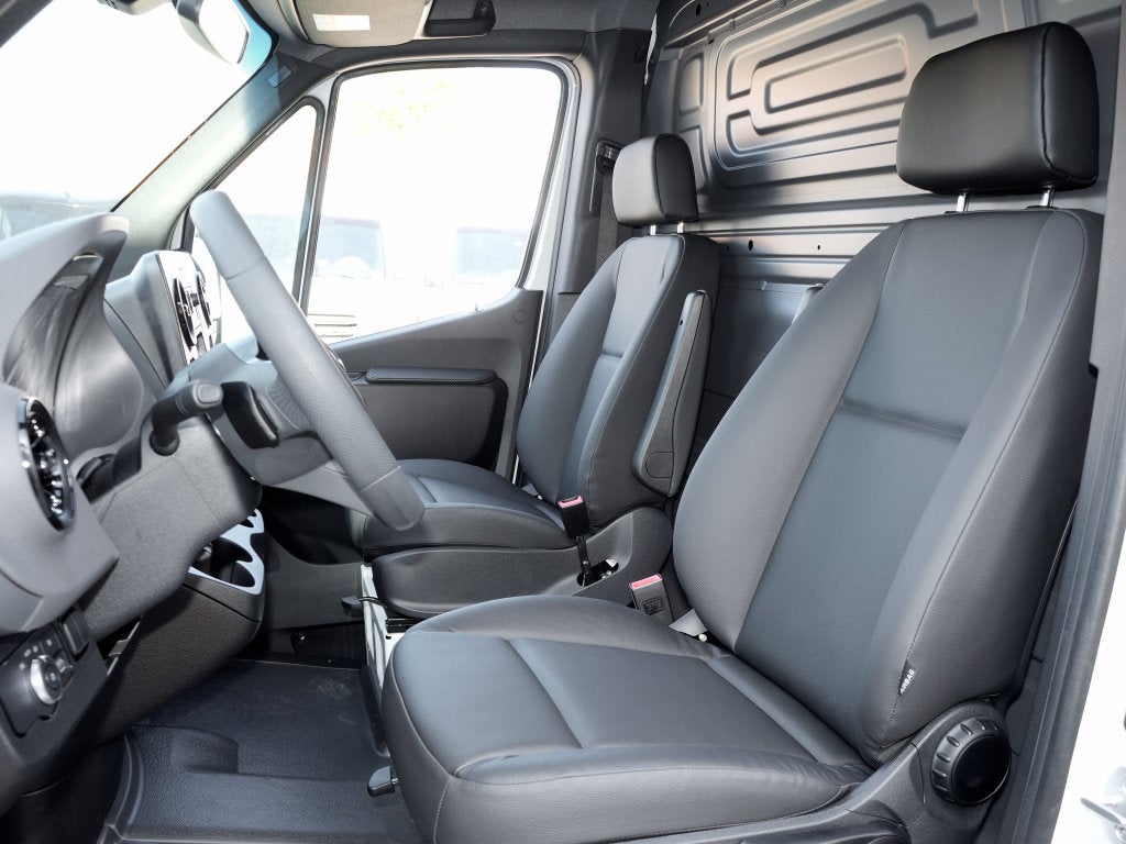 2026 Mercedes-Benz Sprinter 2500 Cargo 144 WB