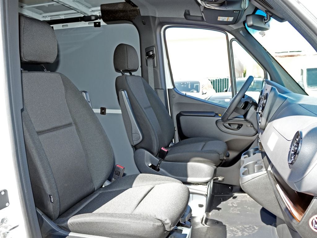2025 Mercedes-Benz Sprinter 2500 Cargo 144 WB