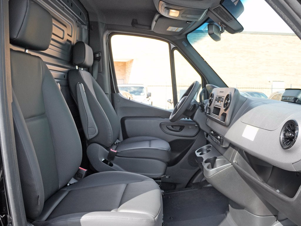 2026 Mercedes-Benz Sprinter 2500 Cargo 144 WB