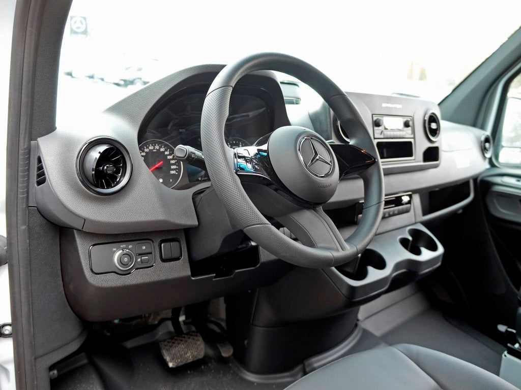 2025 Mercedes-Benz Sprinter 2500 Cargo 144 WB