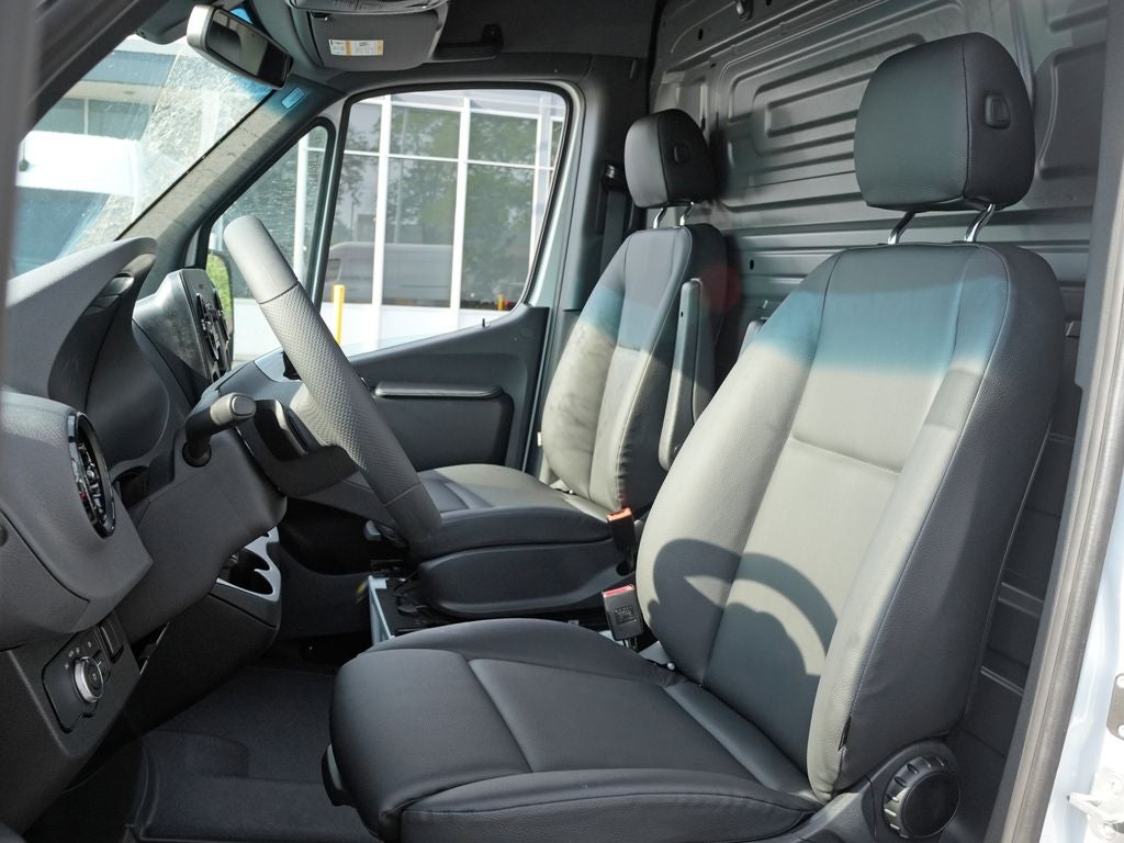 2026 Mercedes-Benz Sprinter 2500 Cargo 144 WB