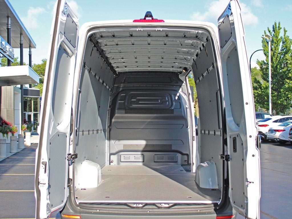 2025 Mercedes-Benz Sprinter 2500 Cargo 170 WB High Roof