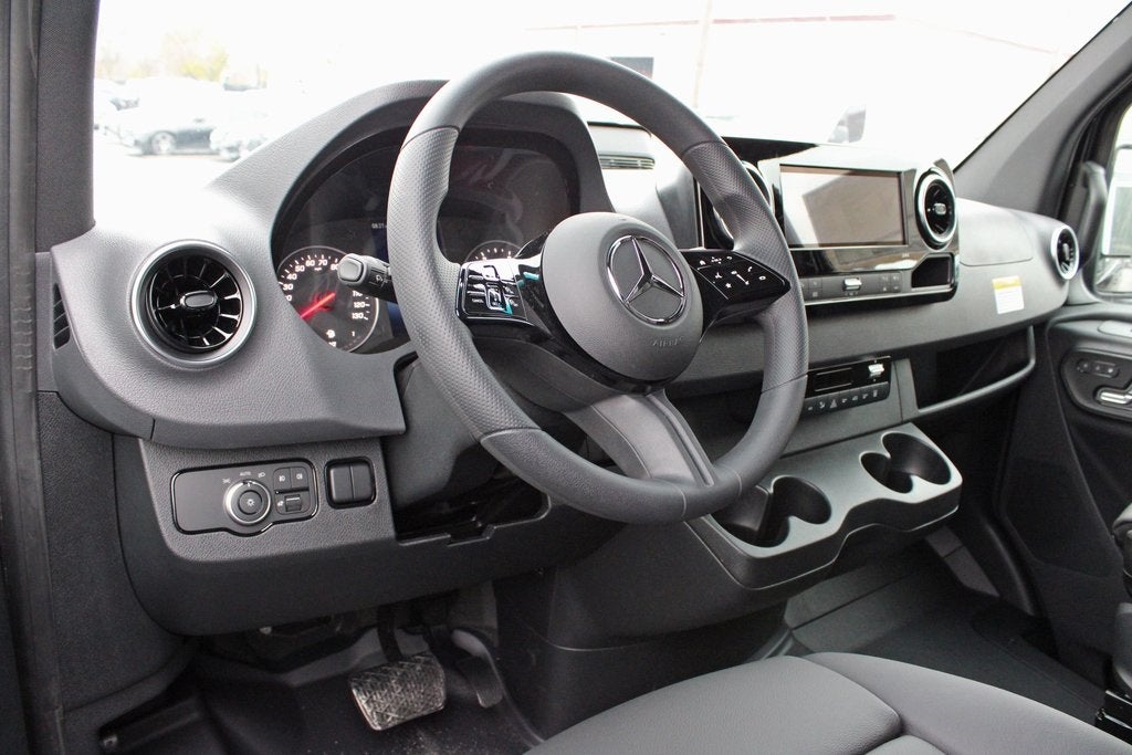 2025 Mercedes-Benz Sprinter 2500 Passenger 144 WB