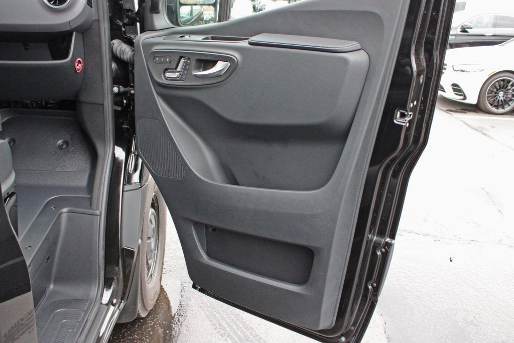 2025 Mercedes-Benz Sprinter 2500 Passenger 144 WB