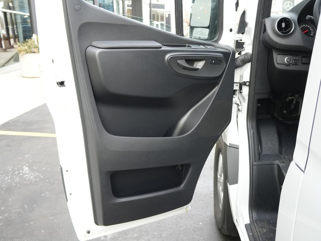 2025 Mercedes-Benz Sprinter 2500 Passenger 144 WB