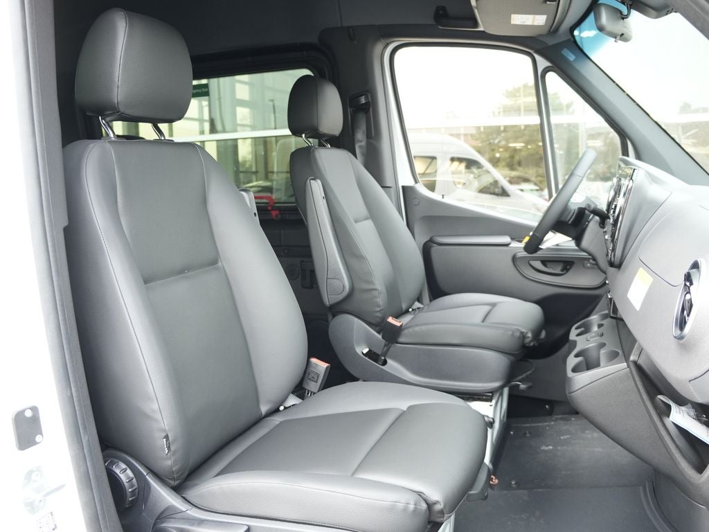 2025 Mercedes-Benz Sprinter 2500 Passenger 144 WB