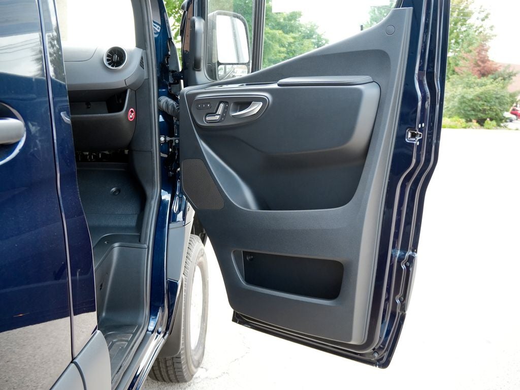 2026 Mercedes-Benz Sprinter 2500 Passenger 144 WB 4MATIC®