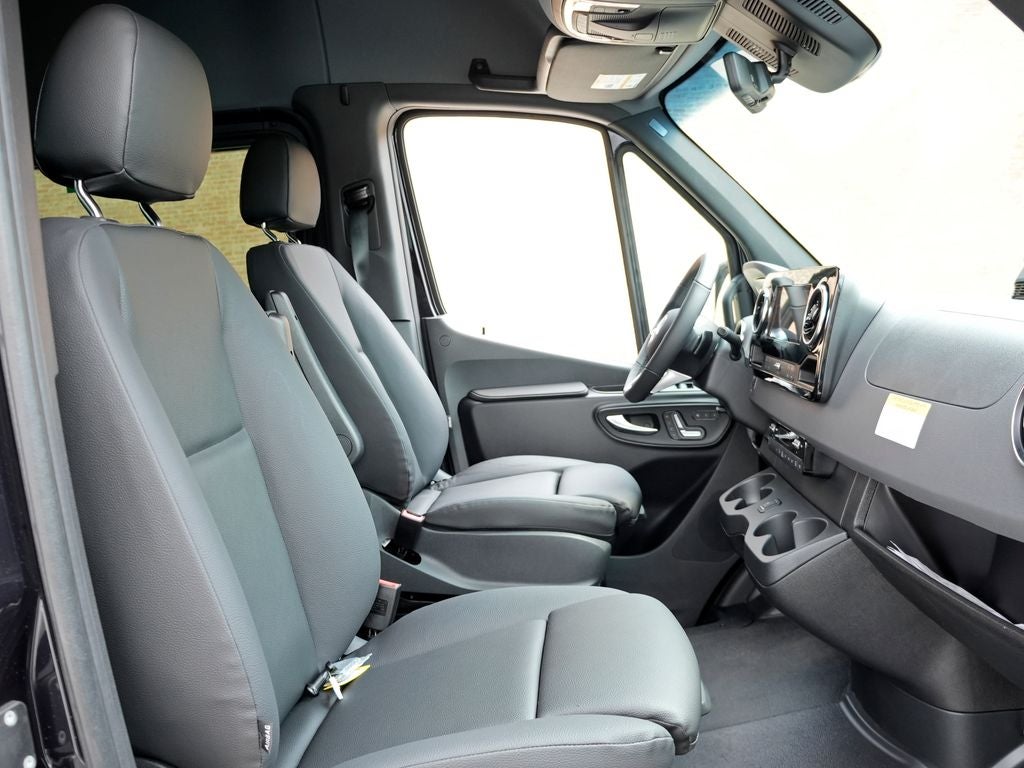 2026 Mercedes-Benz Sprinter 2500 Passenger 144 WB 4MATIC®