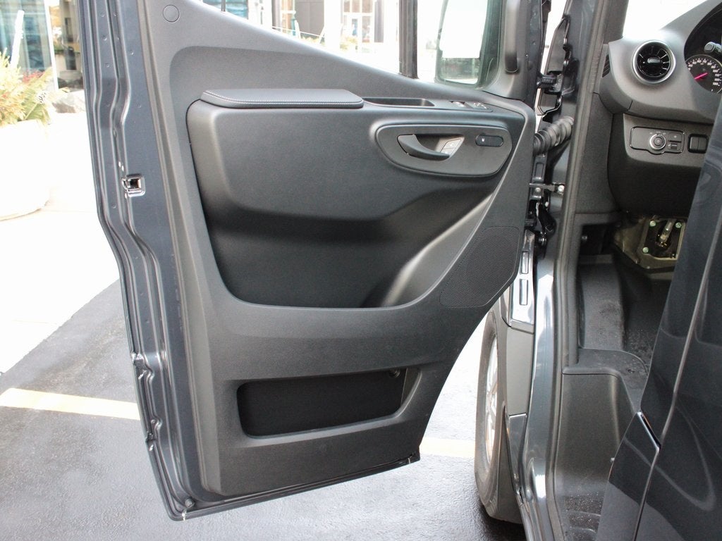 2025 Mercedes-Benz Sprinter 2500 Passenger 170 WB High Roof