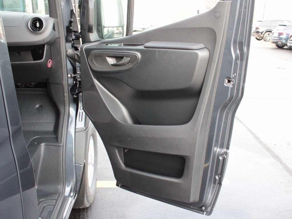 2025 Mercedes-Benz Sprinter 2500 Passenger 170 WB High Roof