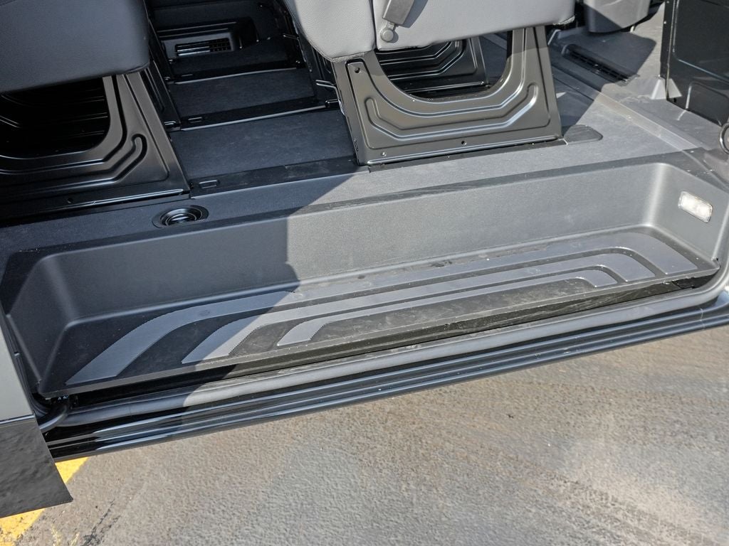 2026 Mercedes-Benz Sprinter 2500 Passenger 170 WB High Roof
