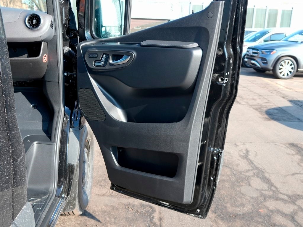 2026 Mercedes-Benz Sprinter 2500 Passenger 170 WB High Roof