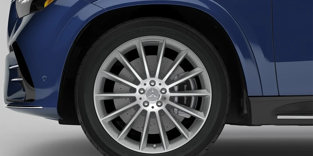 Close-up of a Mercedes-Benz GLE alloy wheel and front fender detail