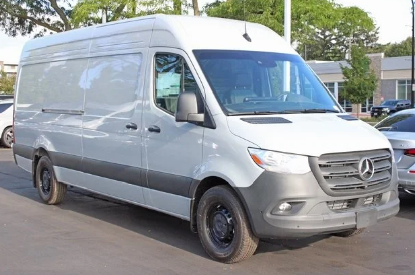 Select New 2025 Mercedes-Benz Vans